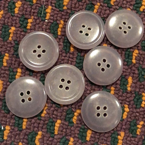 NWOT lot of grey 4 hole buttons for crafts or sewing - Picture 12 of 12